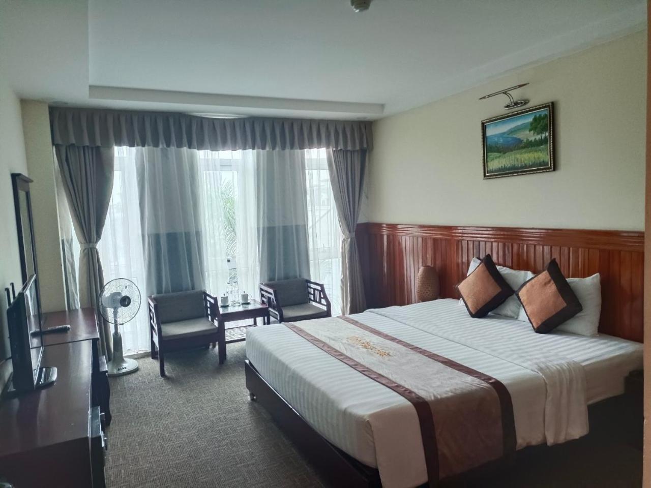 Vinh Plaza Hotel Exterior foto