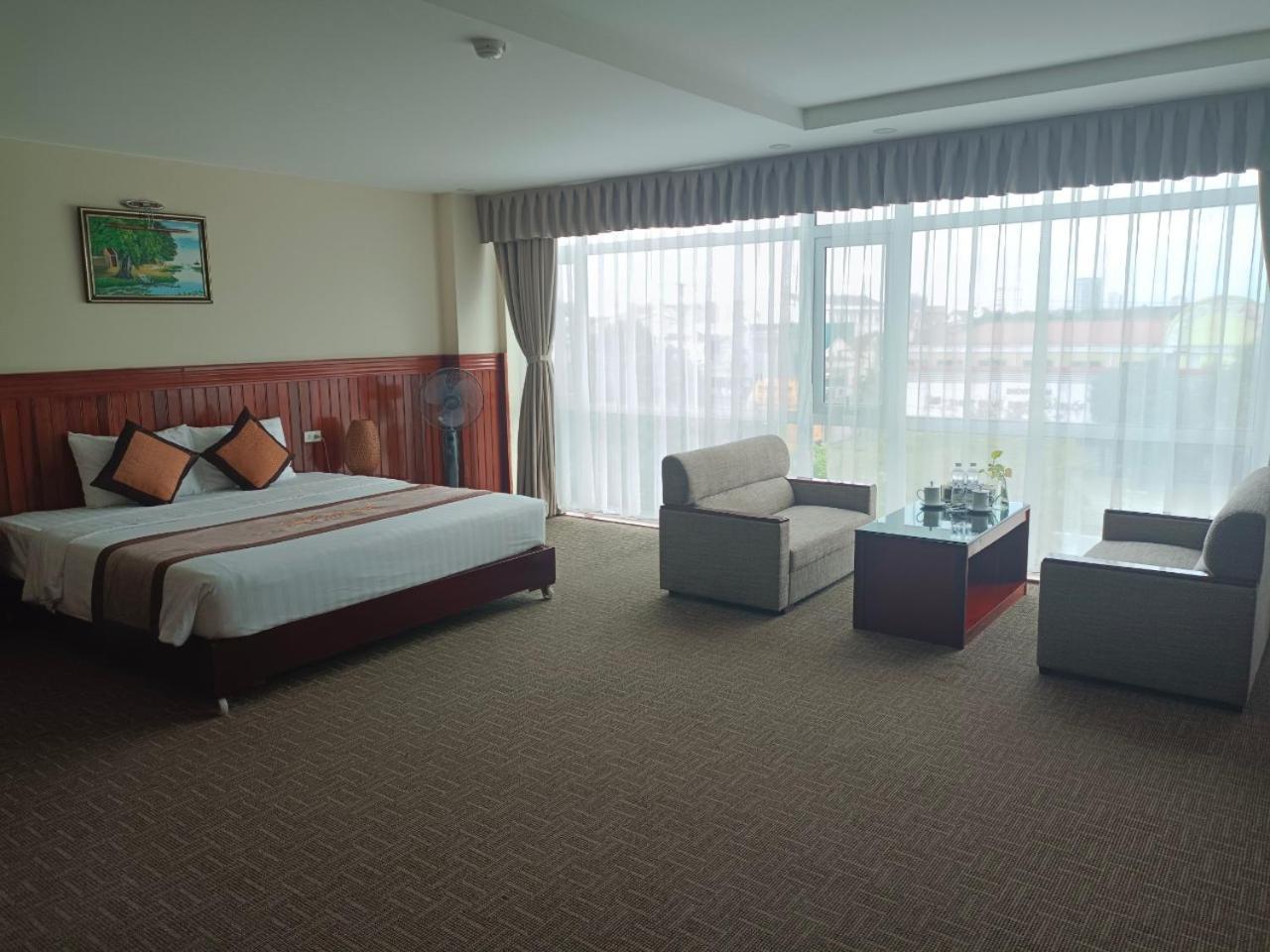 Vinh Plaza Hotel Exterior foto